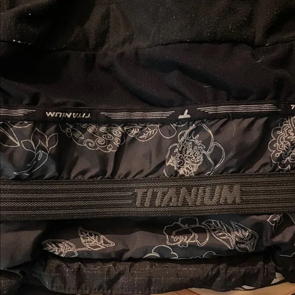 Columbia womans Titanium Black Performance Jacket - Picture 3 of 3